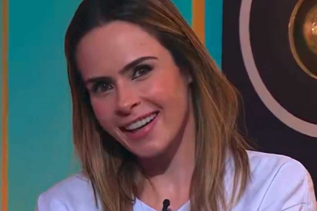 “No sigilo”, diz Ana Paula Renault ao comentar possível affair com ex-BBB