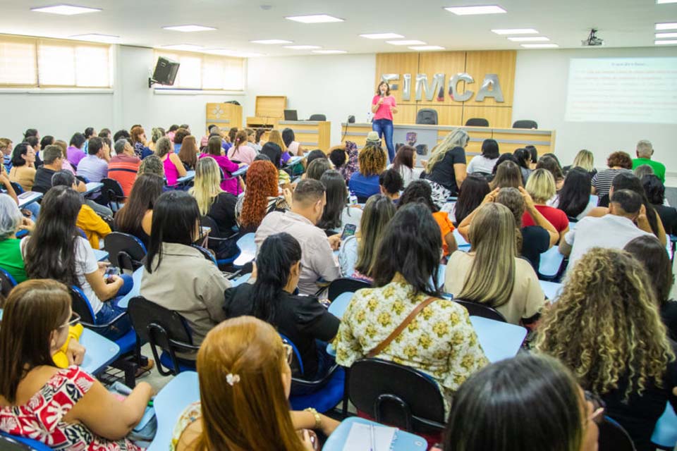 Prefeitura realiza acolhimento e capacitação de profissionais da educação para o ano letivo de 2023