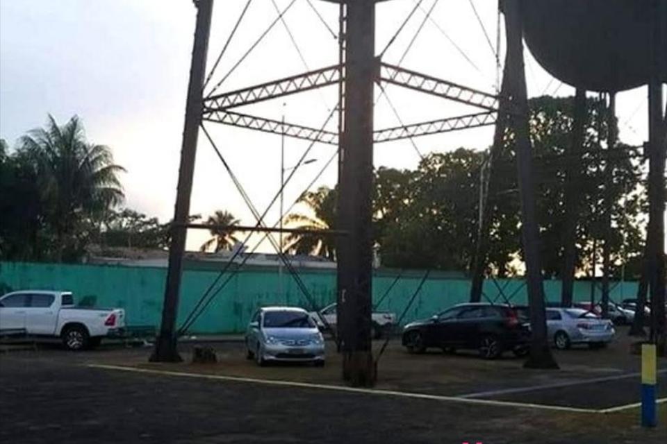 O polêmico ex-professor Nazareno fala sobre a moda de estacionar carros em patrimônio público: 'O amor sem a libido'