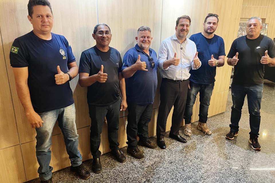 Presidente Alex Redano recebe servidores do DER e garante apoio à valorização da categoria