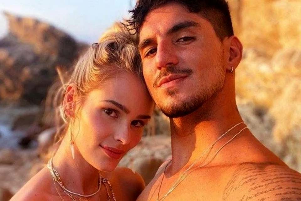 Fã pergunta a Medina sobre filho, e ele posta Yasmin com a mão na barriga