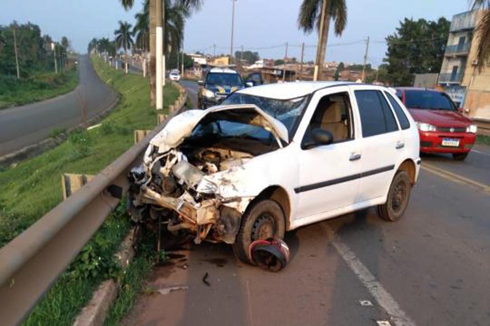 Motociclista morre após colidir com carro na BR-364 em Cacoal 