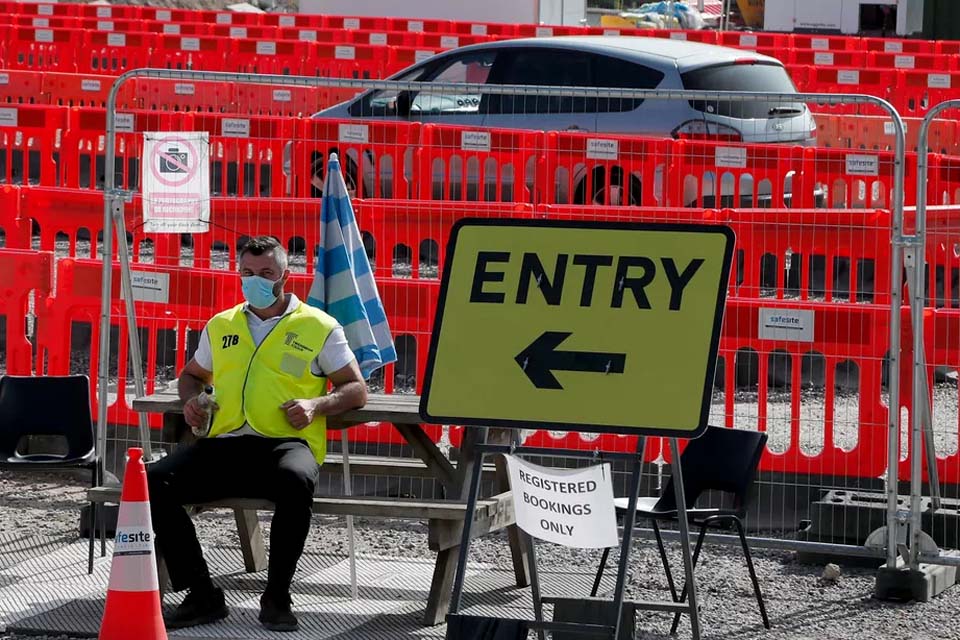 Reino Unido vê internações por coronavírus dobrarem a cada 8 dias