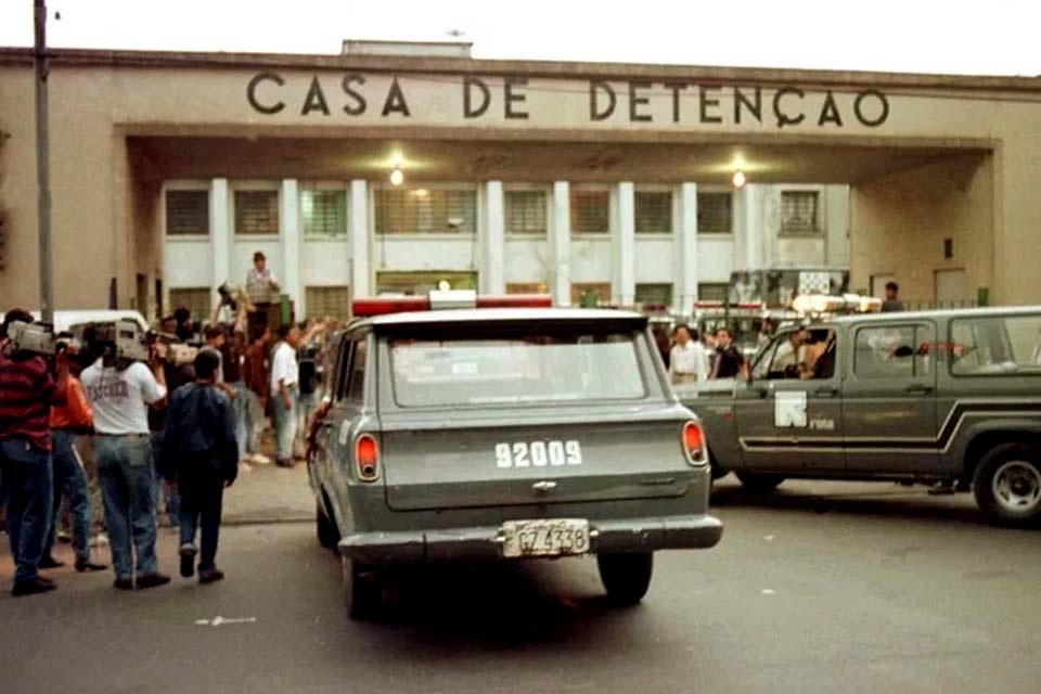 Ministro do STF mantém condenação de PMs que participaram do 'Massacre do Carandiru'