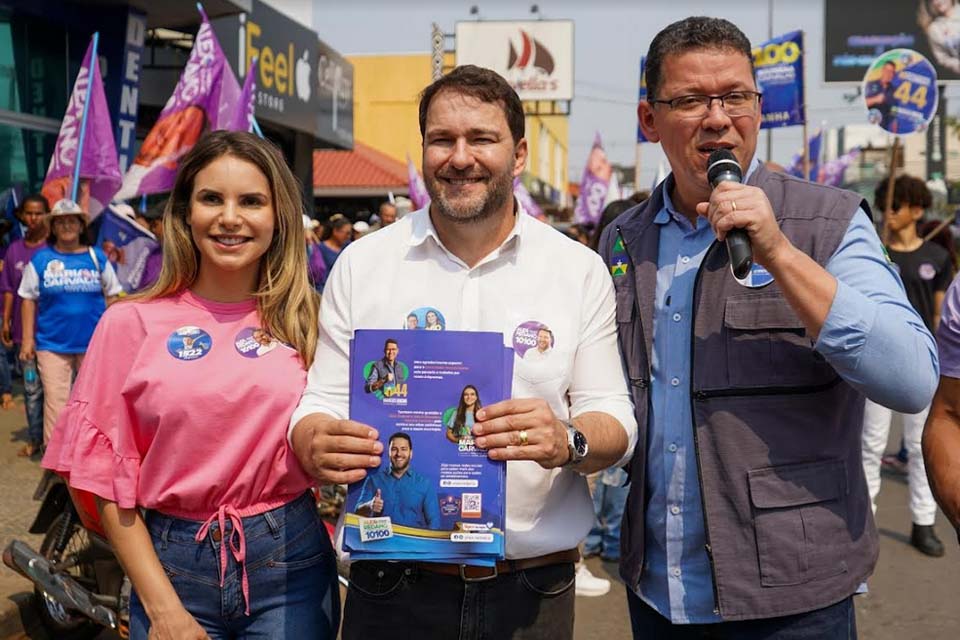  Alex Redano faz caminhada e visita ao comércio, junto com Marcos Rocha em Ariquemes
