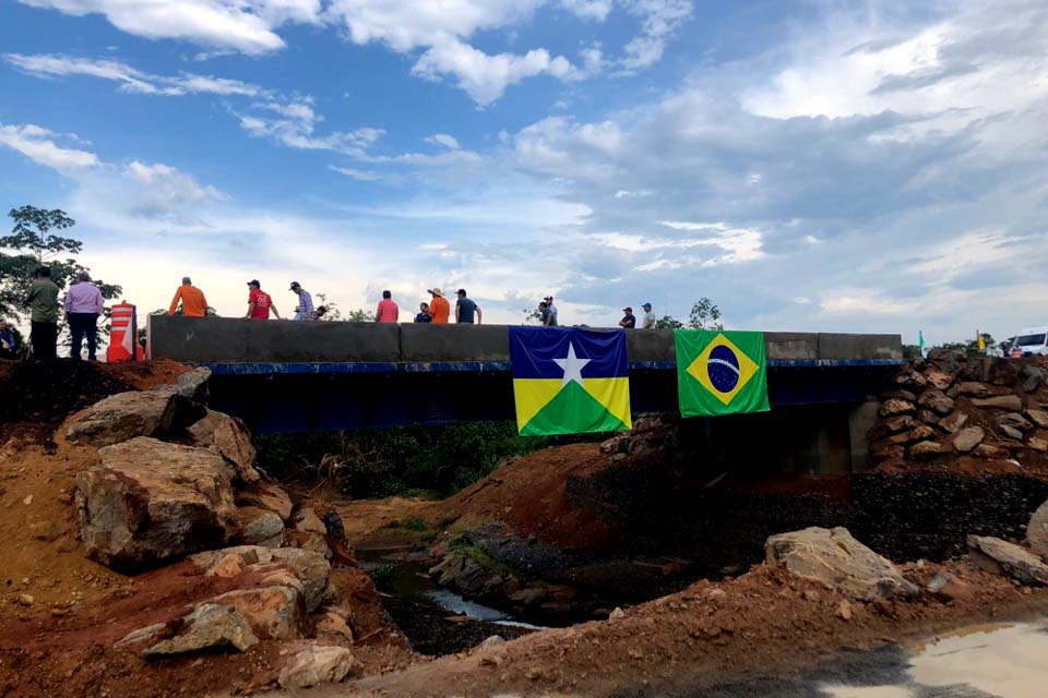 Inaugurada ponte sobre o Rio Ubirajara que liga município a Gov. Jorge Teixeira