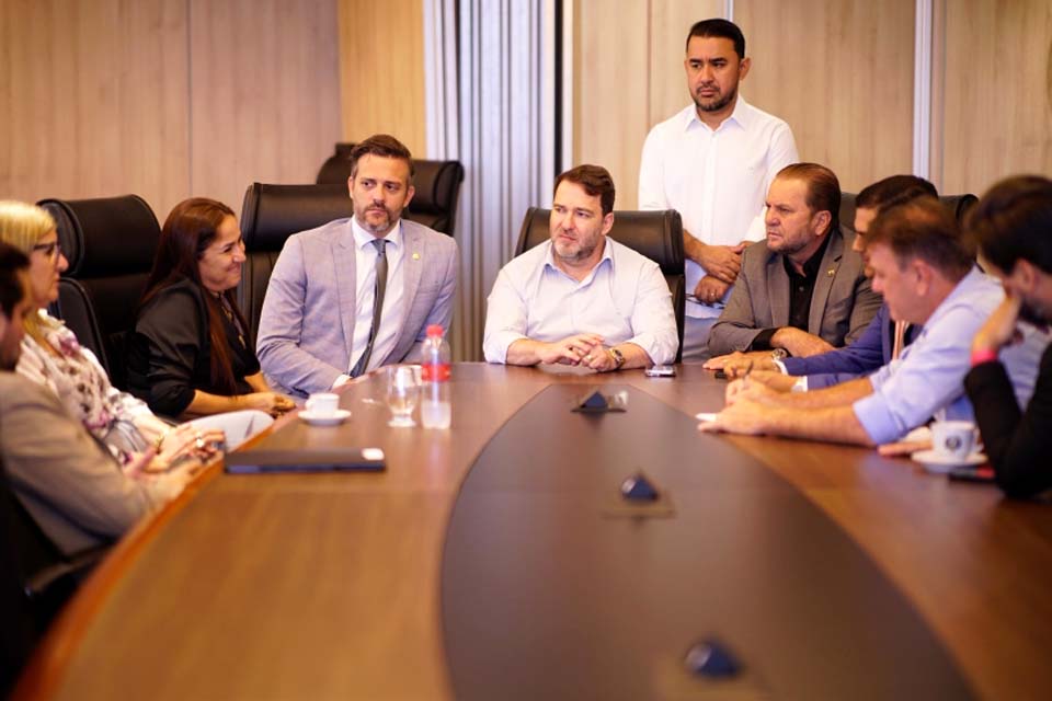 Presidente da Alero recebe a secretária de Estado da Educação, Albaniza Menandro