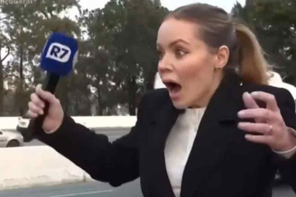 Jornalista da Record TV tem celular roubado por ciclista antes de entrar ao vivo