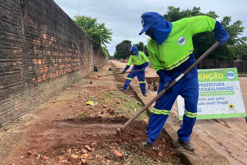 Semana encerra com frentes de limpeza em vários pontos de Porto Velho