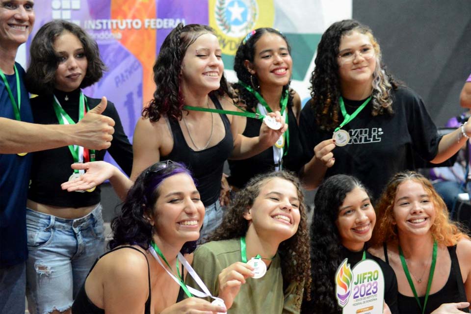 Vencedores da 10ª edição do JIFRO são agraciados com prêmios e reconhecimento