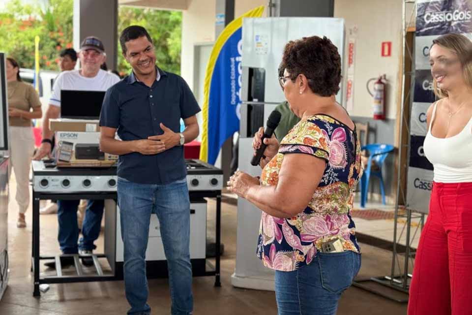 Deputado Cássio Gois entrega mais de R$ 60 mil em equipamentos à ABIC e fortalece atendimento aos idosos de Cacoal