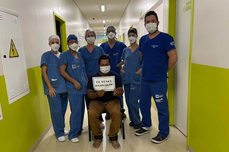 Mais dois jaruenses recebem alta após vencerem o Coronavírus