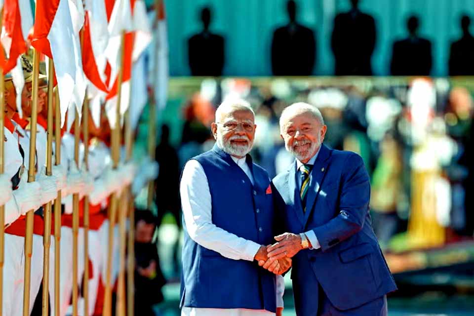 Ao lado de premiê da Índia Lula lamenta aumento de guerras