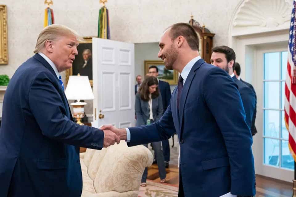 Eduardo Bolsonaro diz que recebeu com pesar decisão dos EUA de retirar sanções contra Moraes