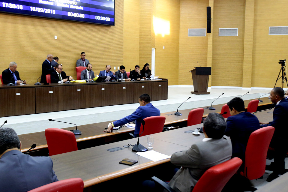 Projetos de deputados estaduais que protegem consumidores de energia foram transformados em Leis em 2019