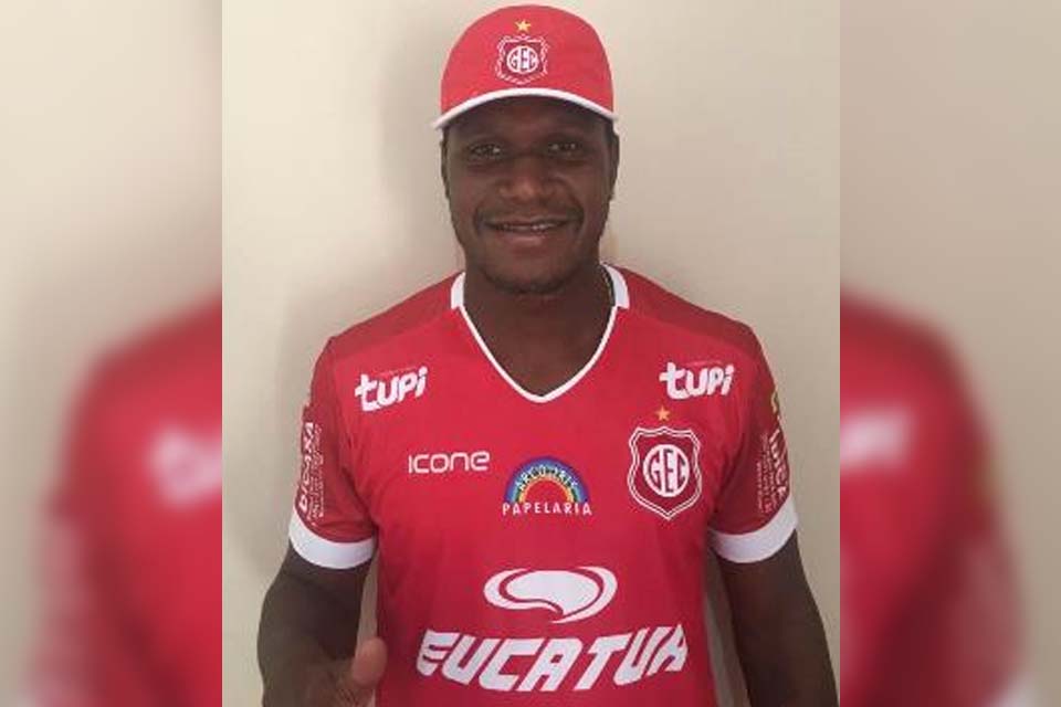 Guajará confirma chegada do volante Paulão