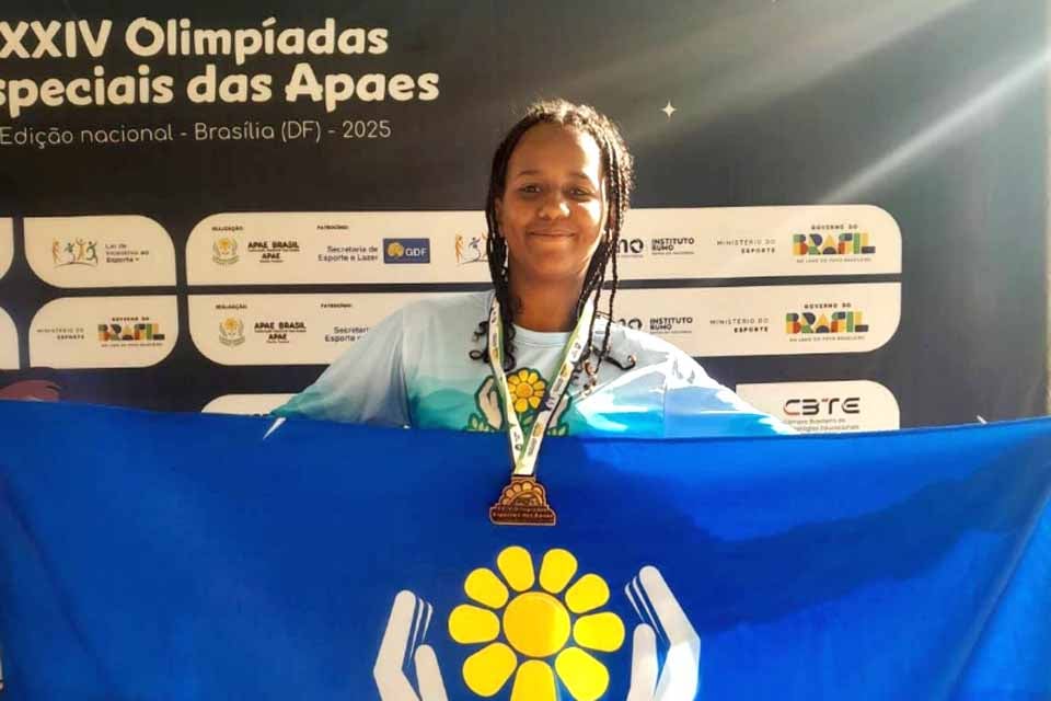 Jennifer Gabrilly de 13 anoS conquista prata e bronze na natação na XXIV Olimpíadas Especiais das APAEs