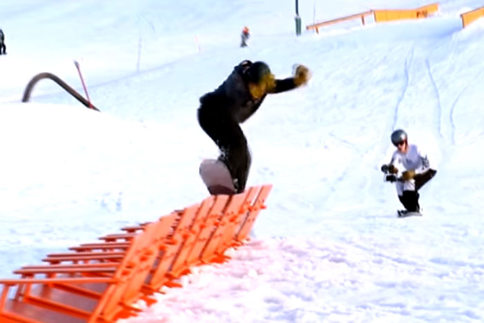 Snowboarding tenta fazer manobra e se dá mal 