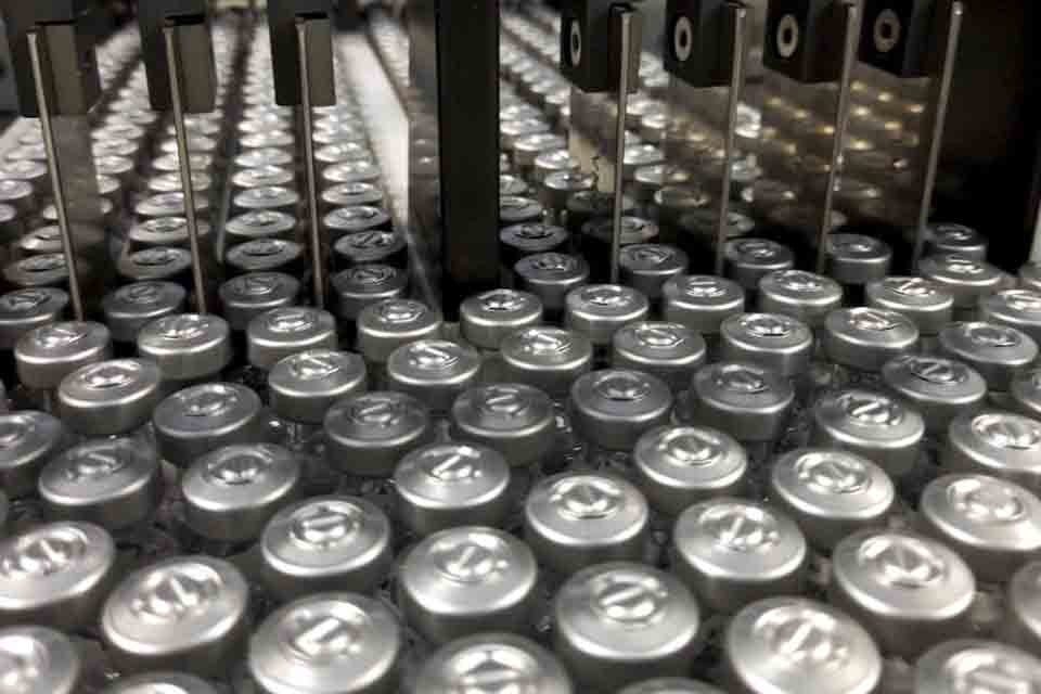 Descongelamento de IFA para vacina 100% nacional começa nesta sexta