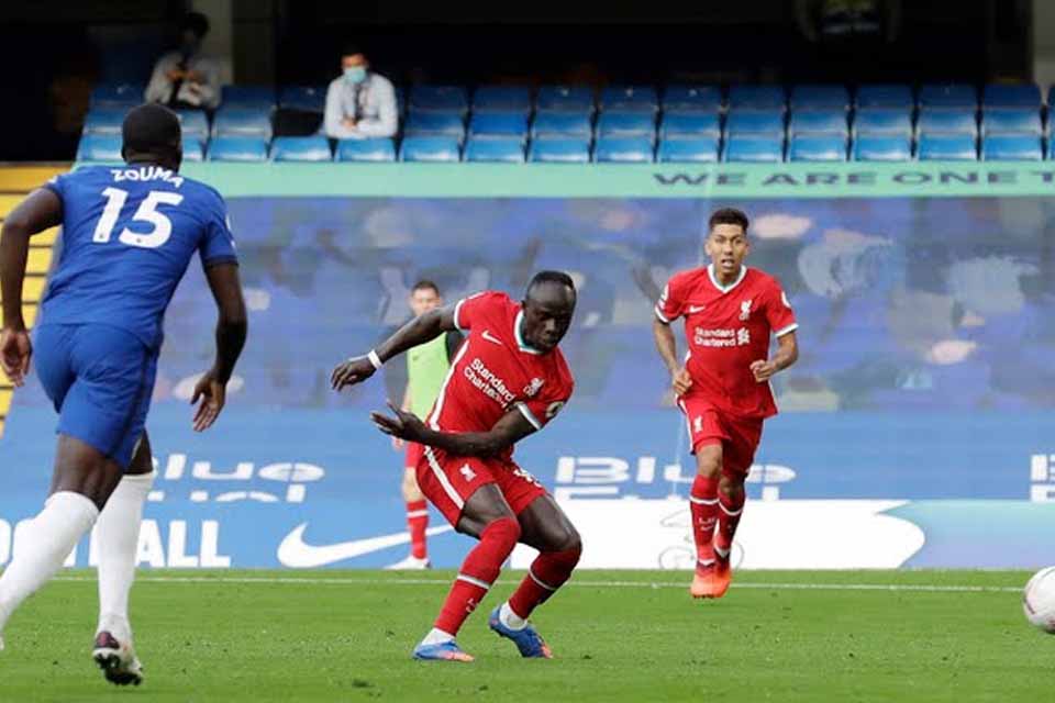 VÍDEO - Mané marca 2, Alisson pega pênalti e Liverpool vence o Chelsea pela Premier League