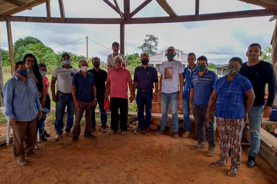 Vereador Paulo Tico visita Associação dos agricultores da gleba ramal Aliança e ouve as demandas da comunidade