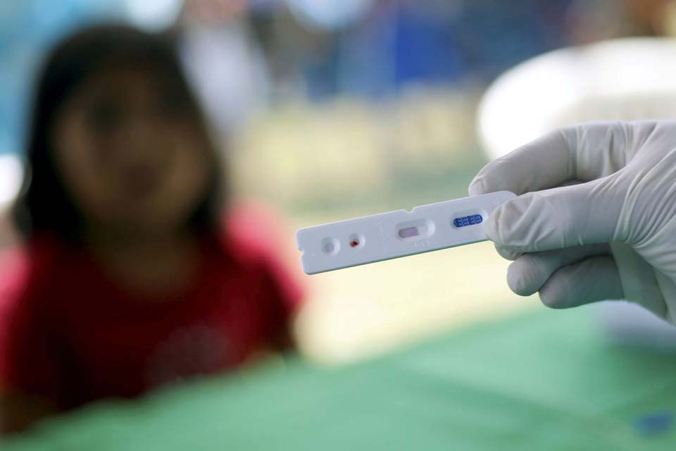 Barcelona limita frequência em praias por medo de onda de covid-19