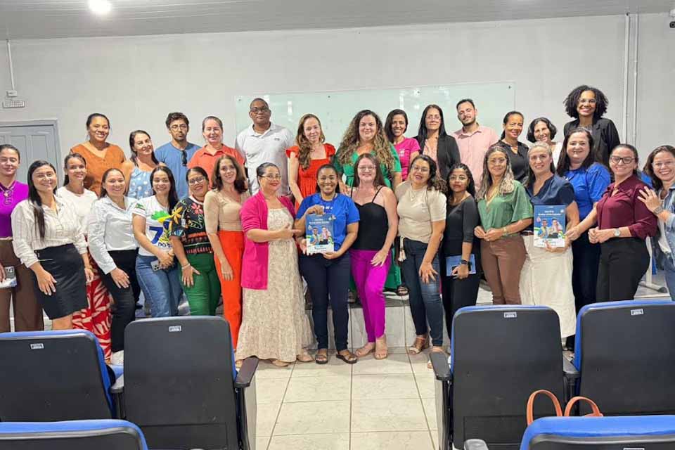 Secretaria de Educação de Jaru realiza reunião com orientadores e gestores das escolas da rede municipal