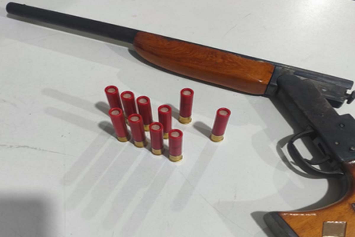  PM apreende arma artesanal e prende homem por porte ilegal em Candeias 
