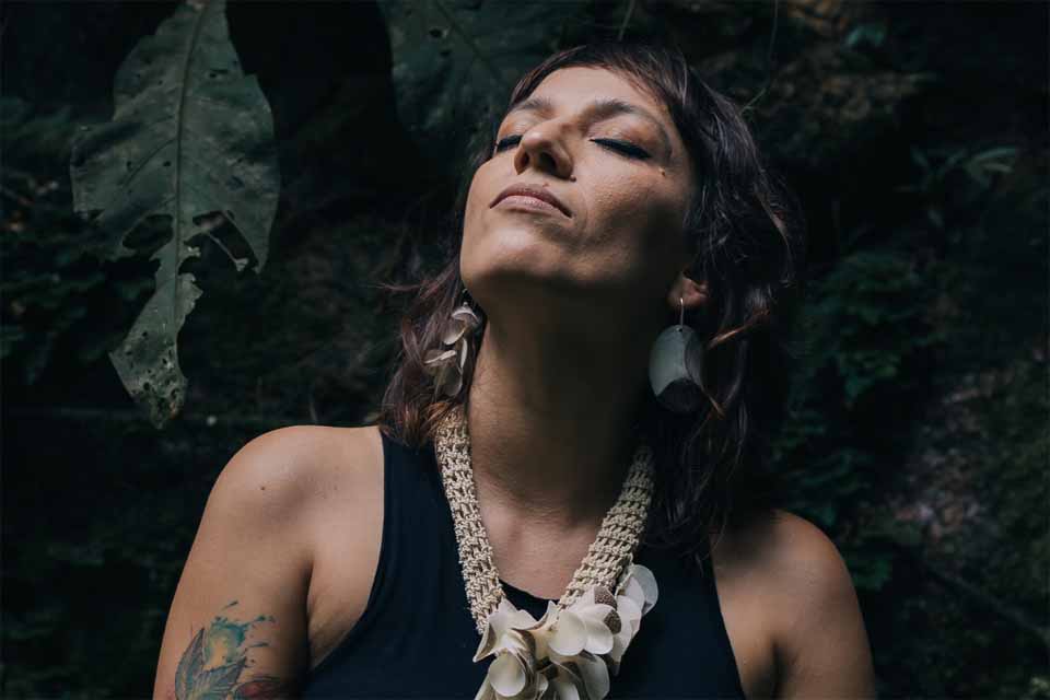 Izabela Lima inicia série de lançamentos do EP autoral “Canto em Mim” em comemoração aos 25 anos de trajetória musical