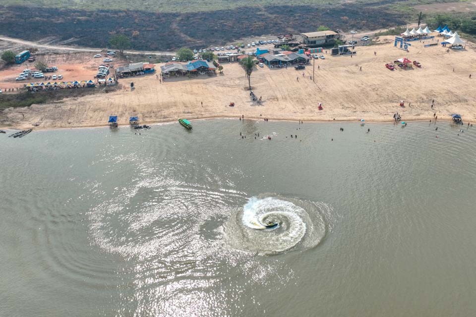 Show de fogos e atrações culturais marcam a abertura do Festival de Praia em Jaci-Paraná