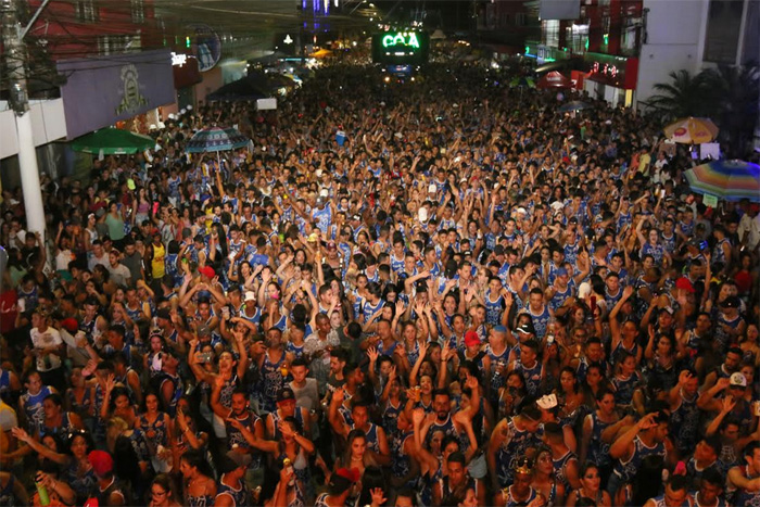 Axé Folia leva multidão em seu desfile e assume como 2º maior bloco de Porto Velho 