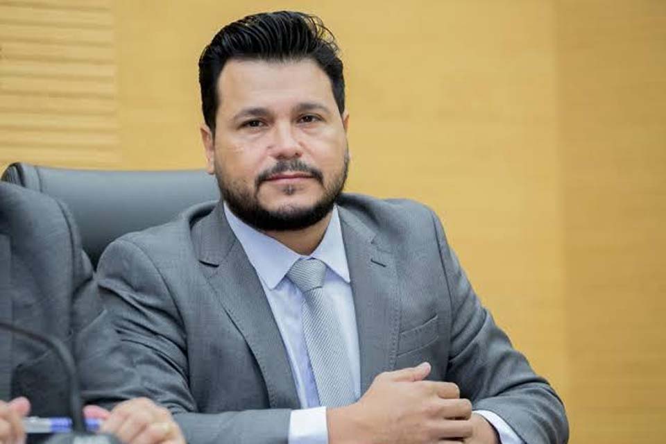 Marcelo Cruz formaliza coalisão entre Solidariedade, Agir e DC para eleger oito vereadores na capital