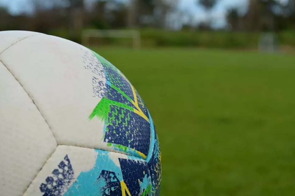 Polícia interrompe partida de futebol entre seis homens em Jaru