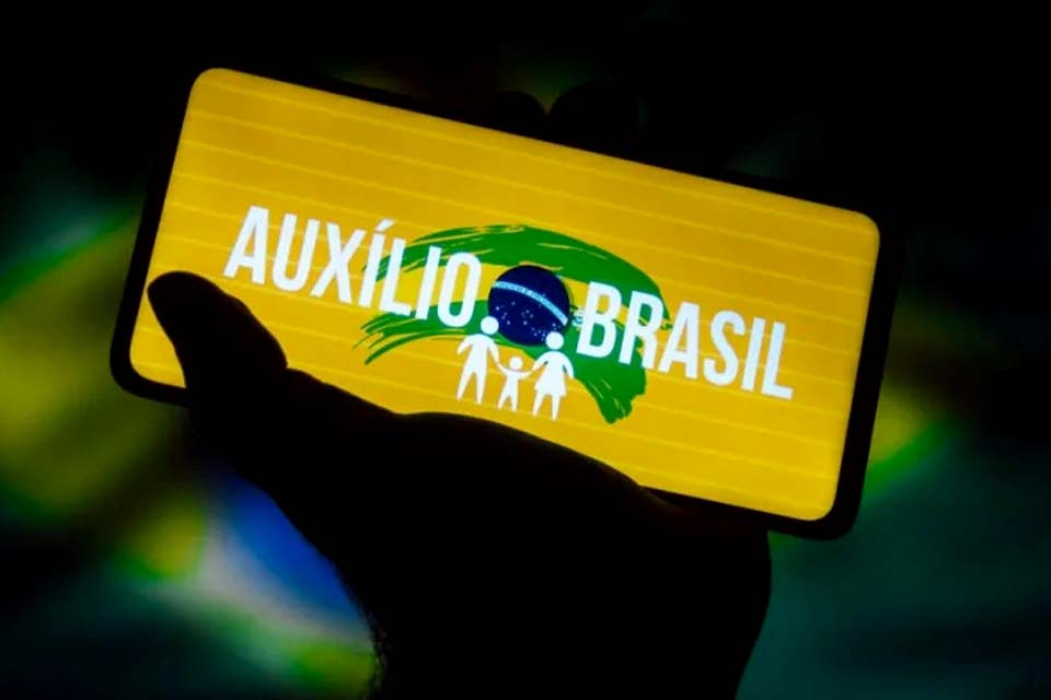 Portaria define regras de bolsas para beneficiários do Auxílio Brasil