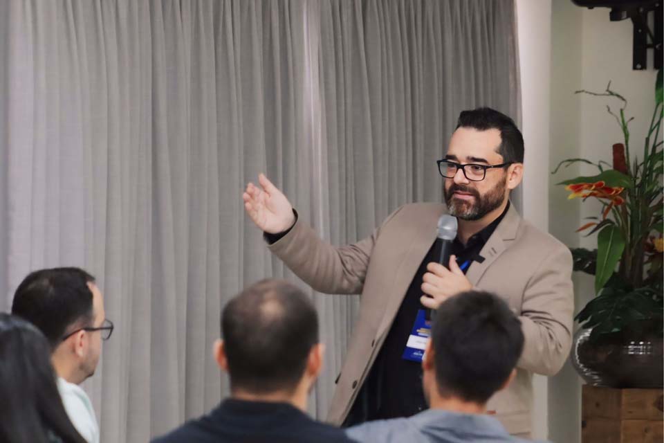 Comunicação governamental precisa despertar para uma nova era de transparência e engajamento - por; Ivan de Lara 