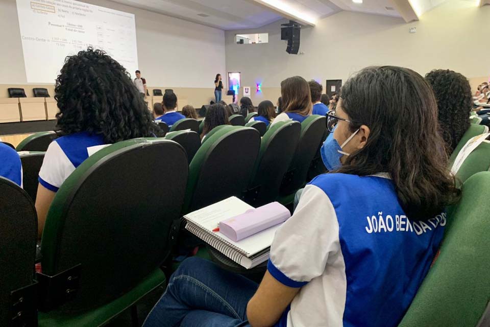 Alunos da Rede Pública Estadual obtêm resultados positivos no Enem; plataformas têm reforçado aprendizado