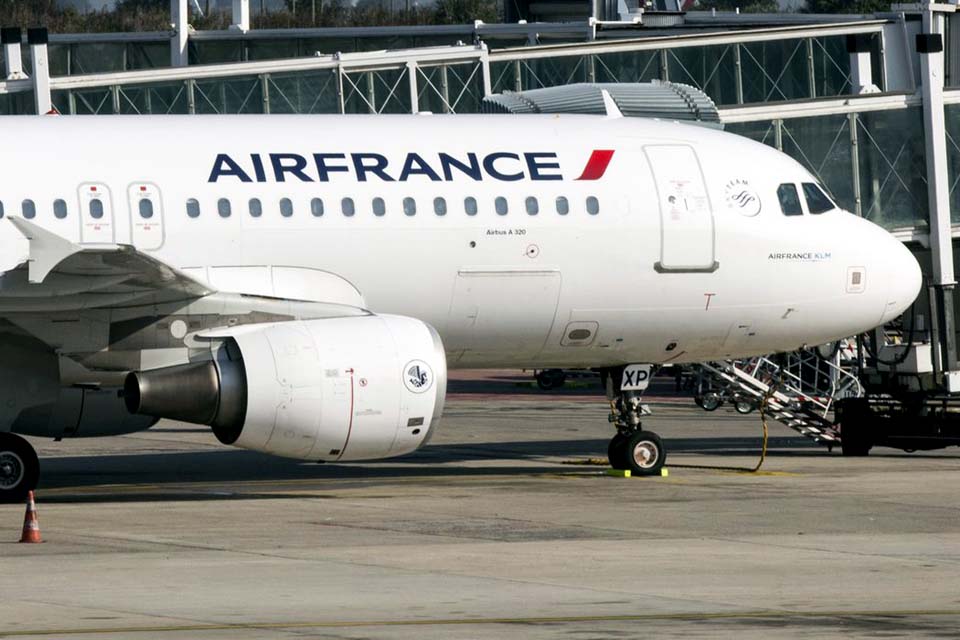 França suspende voos com o Brasil, diz primeiro-ministro, Jean Castex