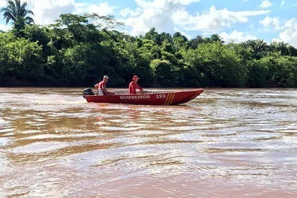 PM e Bombeiros procuram por pescador que caiu no Rio Madeira 