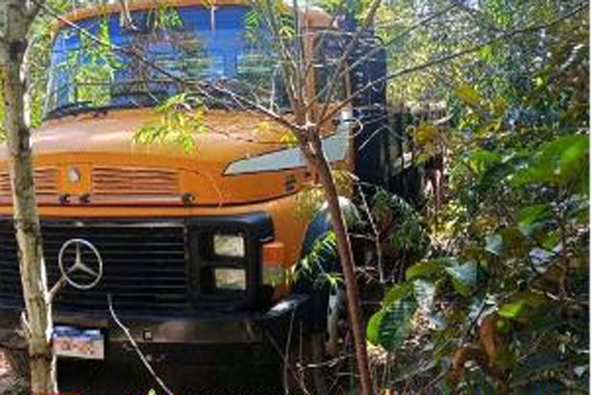 PRF e PM recuperam caminhão roubado em Vilhena e prendem criminosos