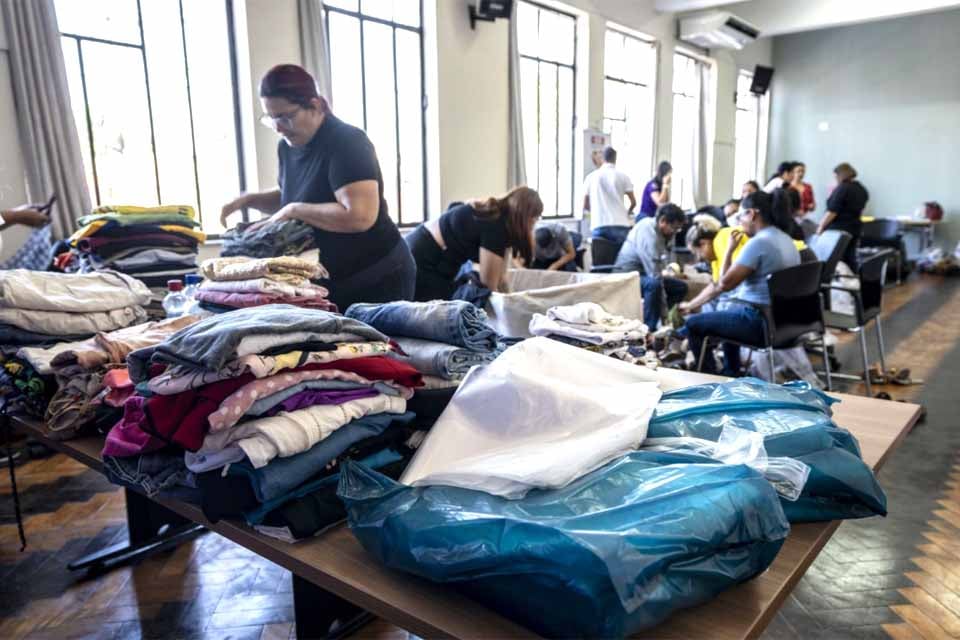 Prefeitura de Porto Velho arrecada roupas para famílias afetadas pela cheia; As doações devem ser entregues na sede da Defesa Civil Municipal