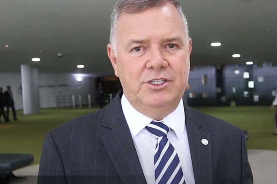 Deputado Lúcio Mosquini critica embargos ambientais por satélite e alerta para riscos ao produtor rural