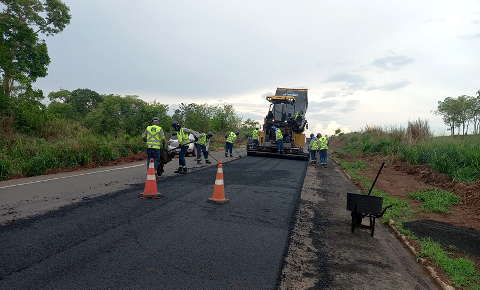 Frentes de fresagem avançam na BR e Nova 364 reforça necessidade do ‘Pare e Siga’ para garantir melhorias duradouras