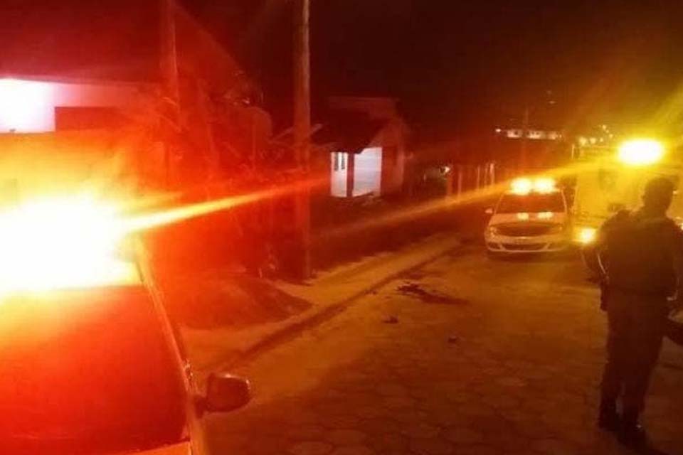 Em Rolim de Moura, homem é socorrido ao hospital após ser golpeado a facadas
