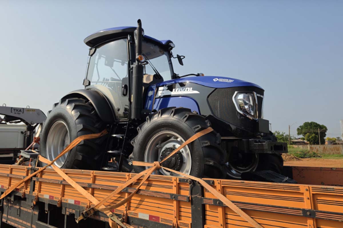Prefeitura adquire trator agrícola com recursos próprios para fortalecer a agricultura familiar