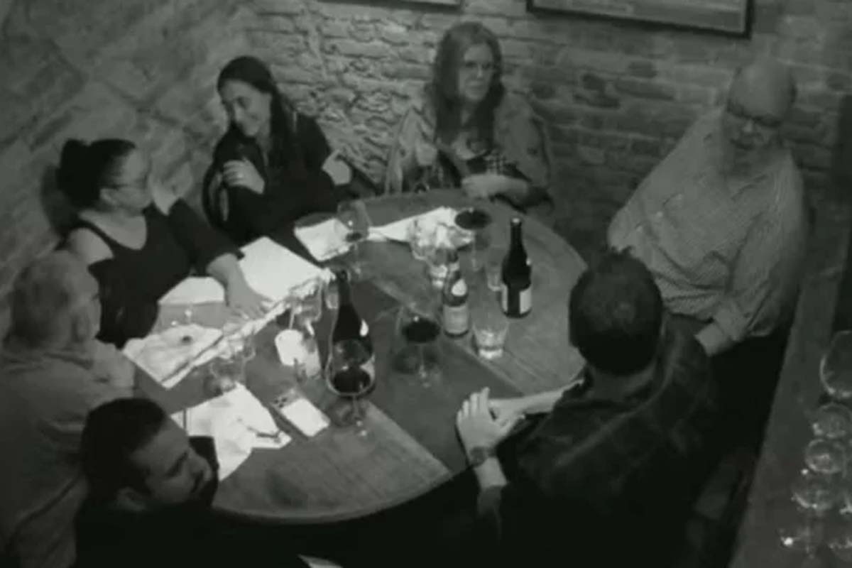 Funcionário de restaurante acusa Ed Motta e amigos de xenofobia: 