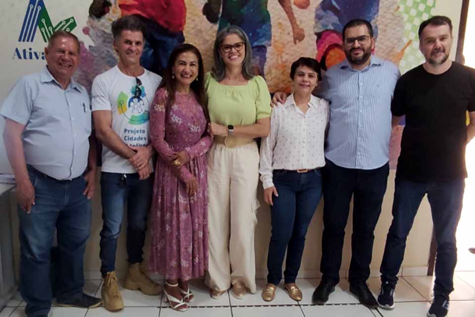 Em Ariquemes, Projeto Cidades Inteligentes entrega mais de 450 equipamentos tecnológicos para 17 escolas, para UPA e almoxarifado da prefeitura