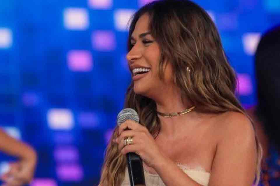 “Meu primeiro cachê foi R$30”, revela Simone Mendes em entrevista