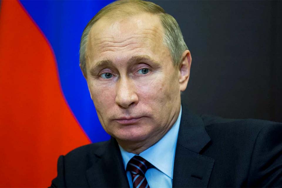 Putin apoia corte da produção de petróleo em 10 milhões de barris por dia