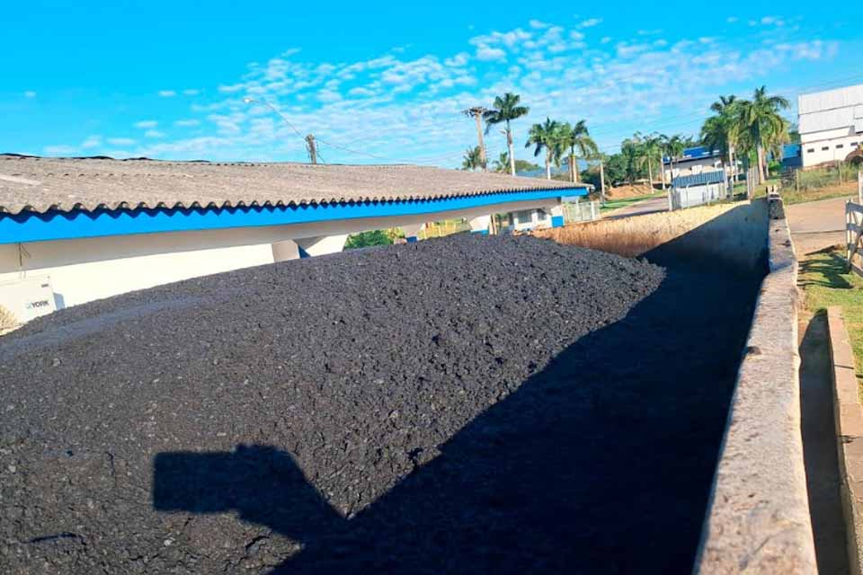 Prefeito Affonso vistoria obras de recuperação asfáltica em Ji-Paraná