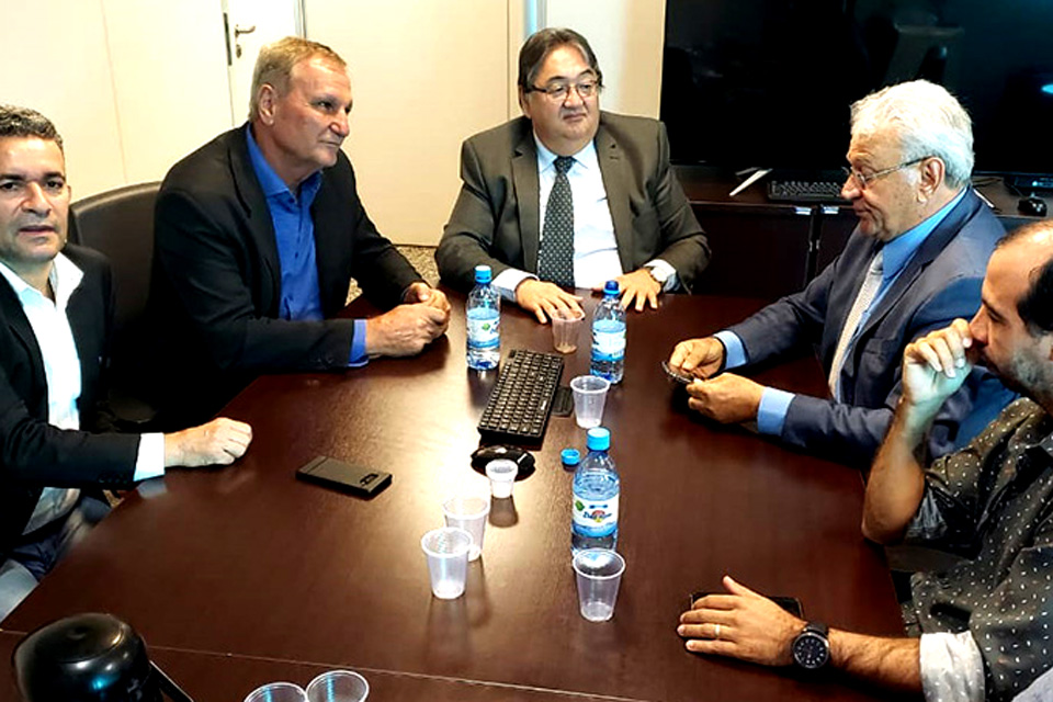 Follador discute, na Sefin, possível redução da pauta e regulação dos preços e estoque do gado de Rondônia